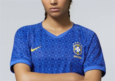 A expectativa é que as novas camisas da seleção brasileira sejam lançados em março, junto das outras seleções da nike. Uniforme da Seleção Feminina de Futebol é exclusivo pela ...