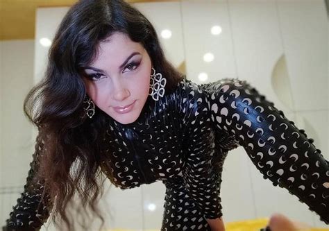 Valentina Nappi Si Ritira Dal Porno MOW Mowmag