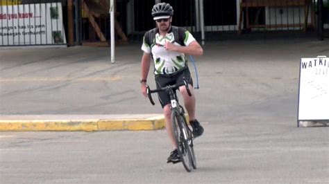 Man Breaks World Record By Cycling 130 Kilometers Bare Handed Meme