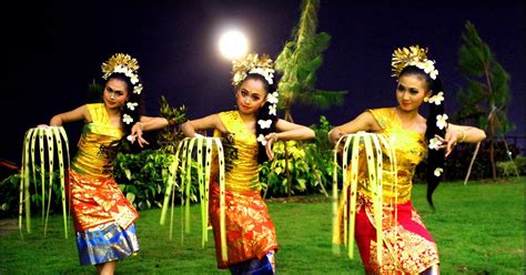 Tari Pendet Tarian Tradisional Khas Bali Tradisi Tradisional