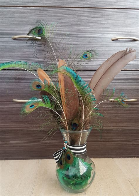 Peacock feather arrangement (With images) | Peacock feather decor, Feather decor, Feather ...