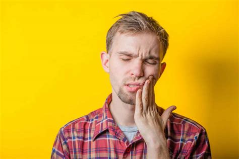 Keeping the head elevated will greatly reduce the swelling. Remedies To Reduce Wisdom Teeth Swelling | Lotus Dental ...