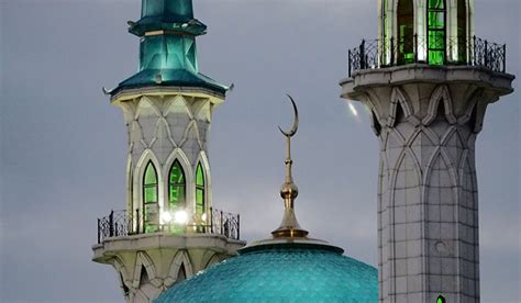 رمضان‎ ra.ma.dˤaːn) или рамаза́н — месяц обязательного для мусульман поста (саум), является одним из пяти столпов ислама. Рамадан 2021: какого числа начало и конец поста в России