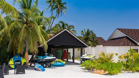 Fulhangi Dive School Dhigufaru Island Resort Maldives