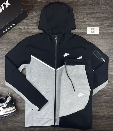 Nike Tech Fleece Blackdark Grey Heather — Bennetts