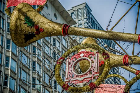 15 Festive Ways To Celebrate Christmas In Chicago Midwest Explored