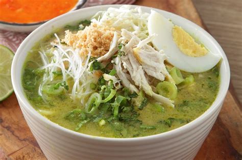 Sajikan soto bersama dengan bahan pelengkap yang sudah anda siapkan dengan irisan daging bakar. Resep Soto Ayam Lamongan Sajian Sedap - Voal Motif