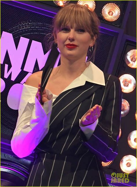 taylor swift makes surprise appearance at nme awards 2020 photo 1287932 photo gallery