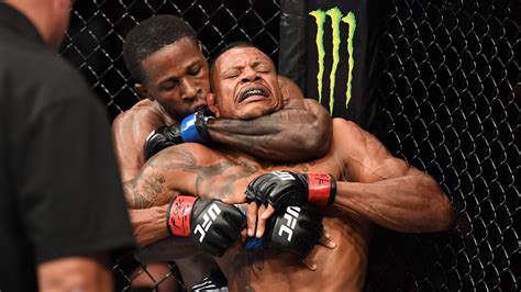 Submission Watch Randy Brown Stop Alex Oliveira With One Arm Choke At UFC MMAmania Com
