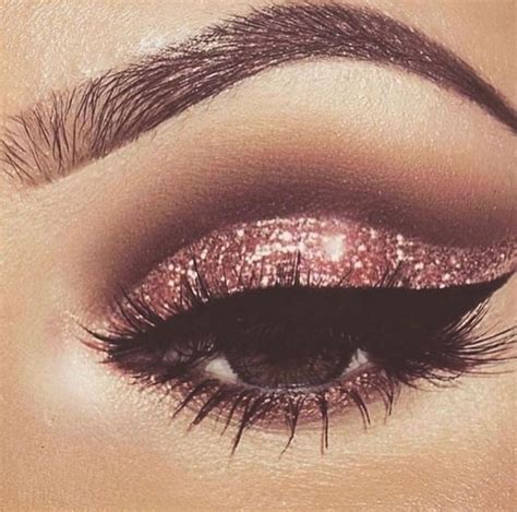 63 Stunning Glamorous Glitter Makeup Inspirational Designs For Prom And