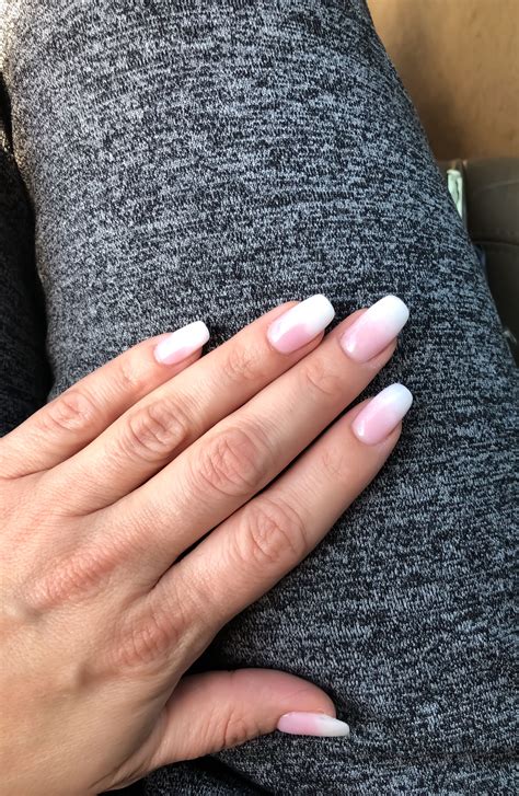 Pink And White Ombré Dip Coffin Nails Nägel