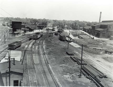 Towns And Nature Mt Carmel Il Big Four Railyard Roundhouse And