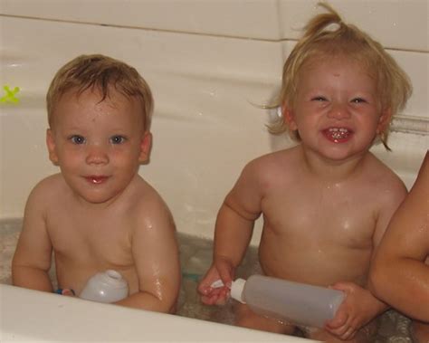Twins In Bath Water Is So Much Fun Mijoleda Flickr