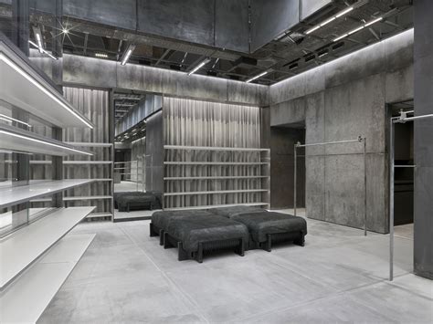 retail balenciaga - www.theheer.com