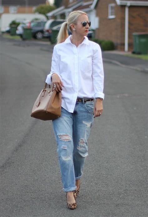 20 Outfits With White Shirt And Blue Jeans Boyfriend