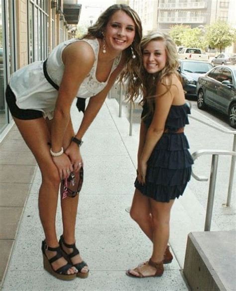Pin By Laura Alvarez On Tall Women Tall Girl Tall Women Women With Beautiful Legs