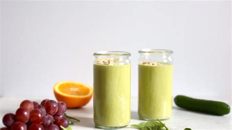 Make this banana oatmeal smoothie with almond milk for an easy breakfast or snack. 71 no banana smoothies | Smoothie without banana, Smoothie ...