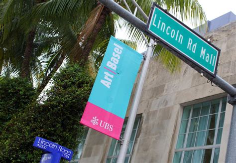 A Walking Tour Of Art Deco District Sagamore South Beach