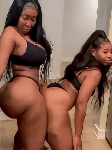 Sexy Pawg Twerking Ass Shesfreaky