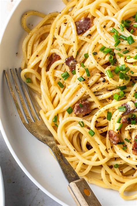 This Creamy Carbonara Pasta With Bacon Recipe Is Made With Eggs And Without Cheese For A Creamy