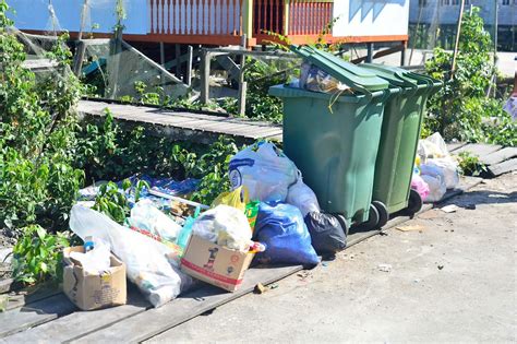 How many trash cans will you need? Malaysian Nature Society Kuching Branch: There is so much ...