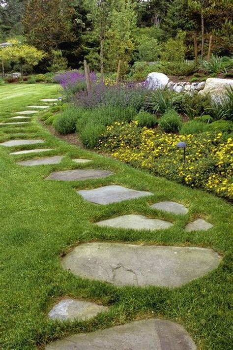 Innovative Stepping Stone Pathway Decor For Your Garden 37 Stepping
