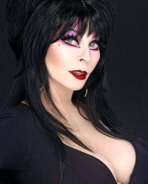 20 Sexy Photos Of Elvira That Proves Shes The Queen Of Halloween The