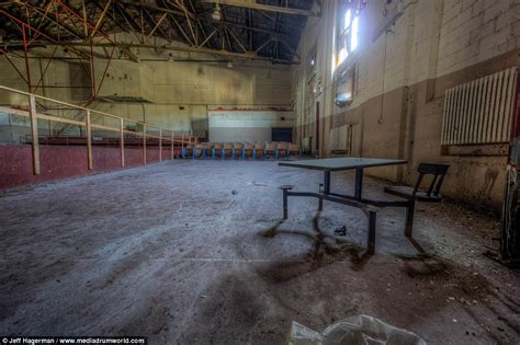 Haunting Look Inside Abandoned Tennessee State Prison Where The Green