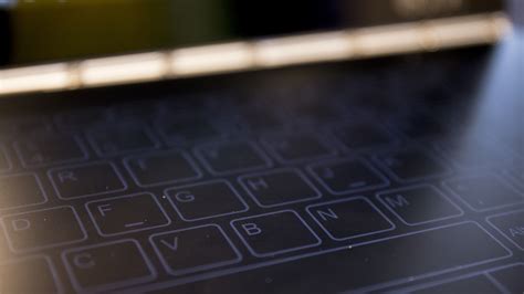 Lenovos Thinnest Laptop In The World Needs A Touchscreen Keyboard