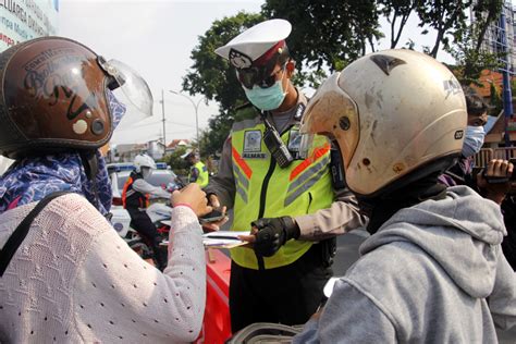 Psbb Di Surabaya Masih Banyak Pelanggar Pemkot Lakukan Evaluasi
