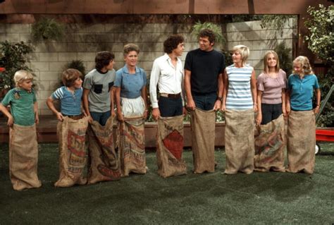 How The Brady Bunch Helped Me Grieve The Loss Of My Fatherhellogiggles
