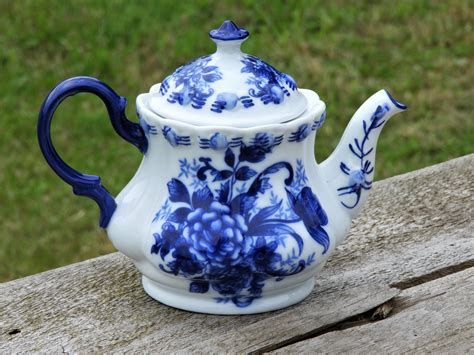 Vintage Asian Tea Pot 4 Cup Teapot Ceramic Melon Pitcher Blue