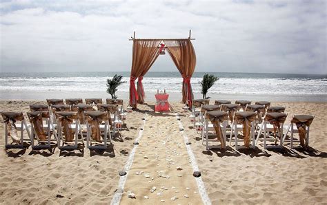 Wedding photography with a candid, adventurous style. Beach Weddings in San Diego. Call (619) 479-4000