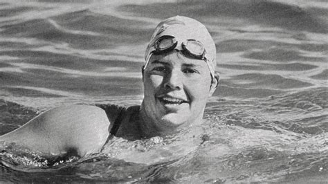 August 7 1987 Lynne Cox Became The First Person To Swim From The