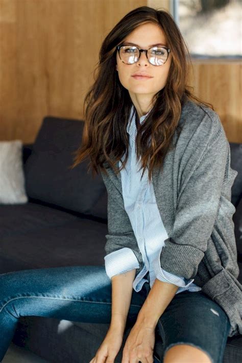 Beautiful Women Wear Eyeglasses In Her Style Upoutfit Com