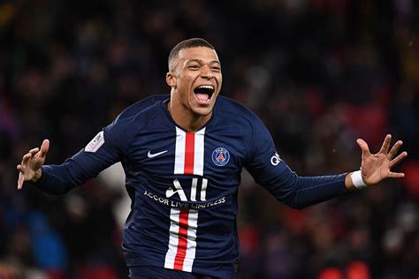 Mbappe Hairstyle - 10 most stylish Footballers of 2019 - Fashion ...