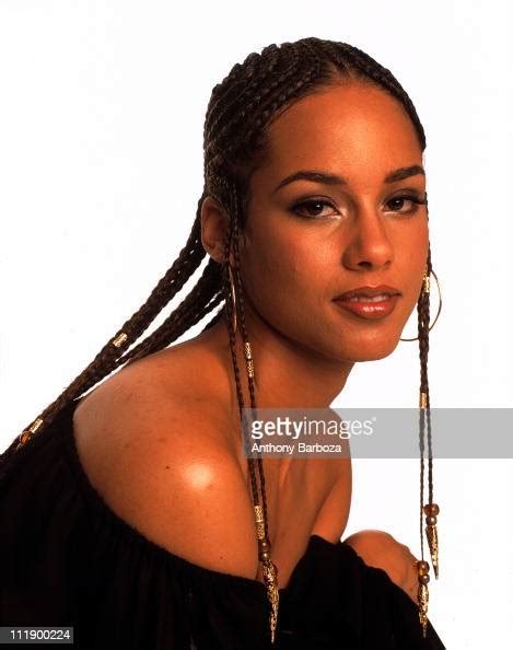 Portrait Of Singer Alicia Keys New York 2001 News Photo Getty Images