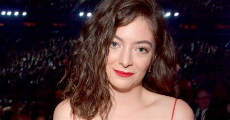lorde wants those doubting her performance skills to come watch her “murder a stage” irl teen