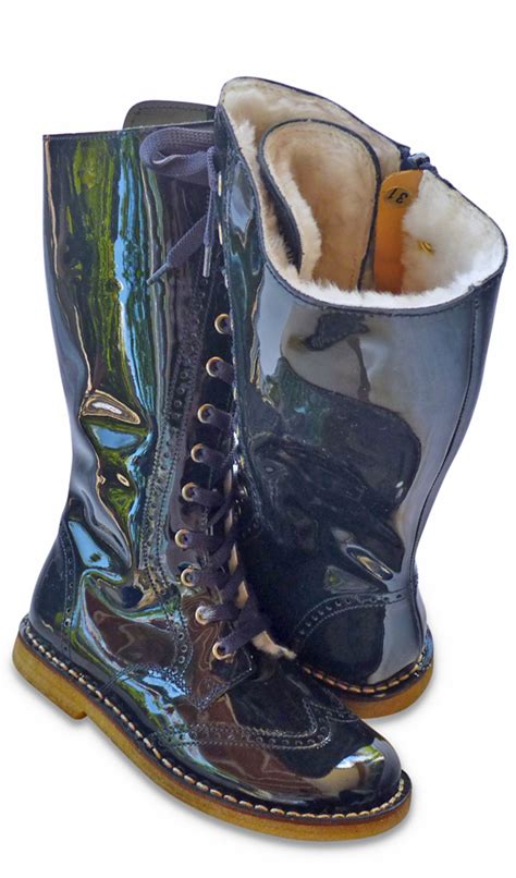 Zecchino d'oro, da 60 anni la voce dei bambini. Zecchino d´Oro hoher Lammfell Stiefel Knautschlack in ...
