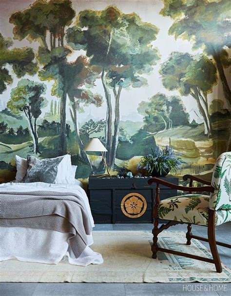 25 Dramatic Wallpapers And Murals To Fall For This Autumn Mural