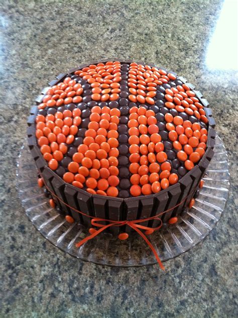 Tarta Baloncesto Con Lacasitos Basketball Birthday Cake Party Cakes Birthday Party Cake