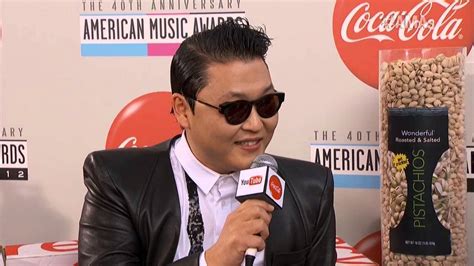 Psy Red Carpet Interview Ama 2012 Youtube