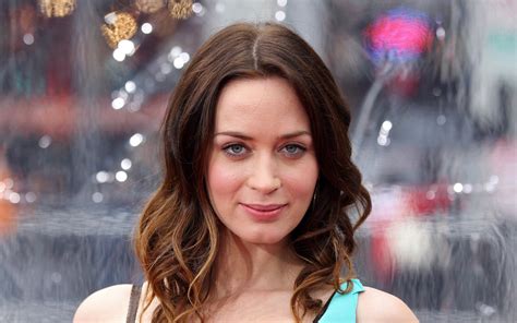 Emily Blunt Full Hd Wallpaper And Background Image X Id
