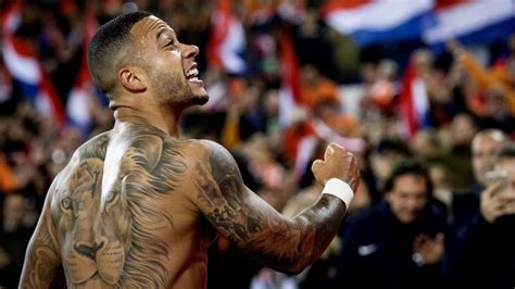 View the player profile of lyon forward memphis depay, including statistics and photos, on the official website of the premier league. Grote stap richting EK: De Jong en Depay zorgen voor ...