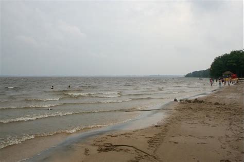Bonjour, je chercher une femme pour aller à la plage (n) d'oka. La plage d'Oka | Parc national d'Oka (Oka, Québec) | By ...