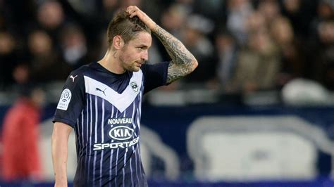bordeaux to approach arsenal to sign mathieu debuchy sky sources football news sky sports