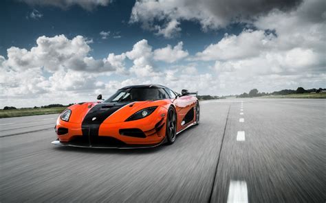 Koenigsegg Agera R Black And Red Wallpaper