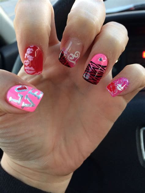 Valentines nails pink and red nails | Valentine nails pink ...