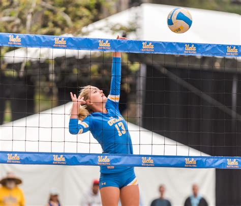 Enjoy the best coverage of #beachvolleyball from around the featuring the world's best & up and coming teams! Beach volleyball looks to capitalize on success in postseason | Daily Bruin