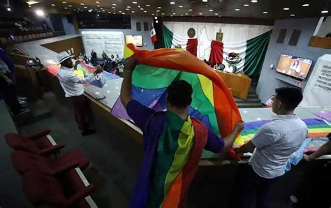 Aprueban matrimonio igualitario en Nuevo León